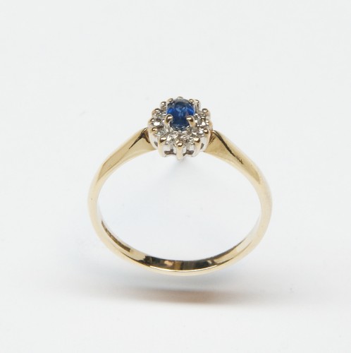 9ct Gold Sapphire/Diamond Ring